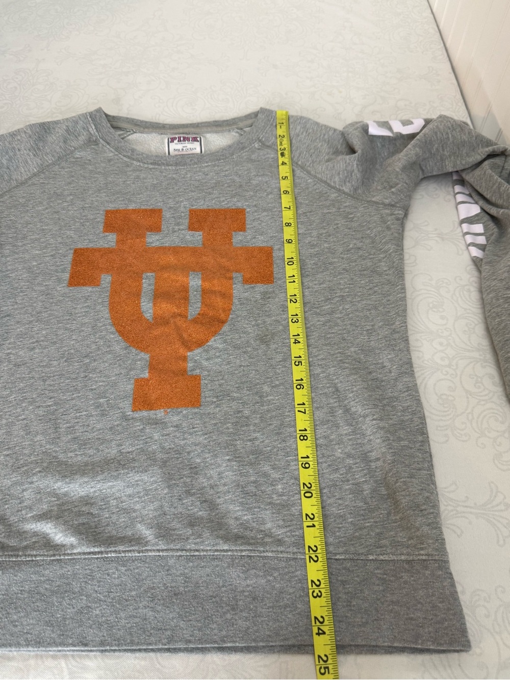 PINK Victoria’ Secret with 5th & Ocean University of Texas Longhorns Sweatshirt - Picture 7 of 9